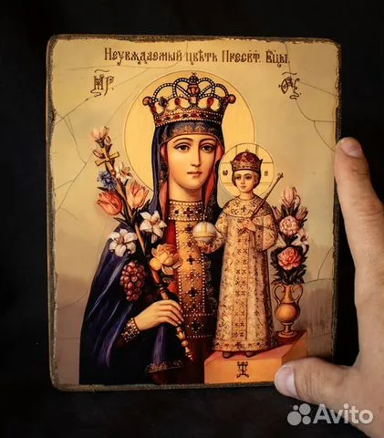 Икона деревянная " Богоматерь Неувядаемый Цвет" — оригинальный подарок