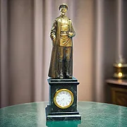 Подарочные настольные часы «Ф. Дзержинский» со змеевиком — фотография 1