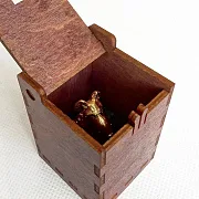 Фигурка «Крысеныш с сыром» из бронзы в подарок — фотография 4
