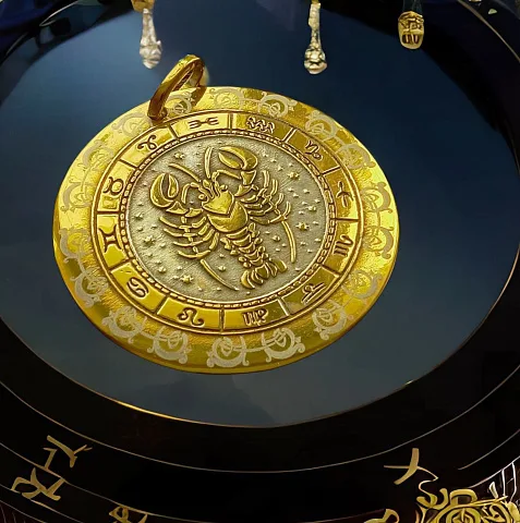 На память: Сувенирный брелок «Рак»