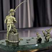 Бронзовая композиция «Рыбак» с зайцем и змеевиком — красивый подарок — фотография 1