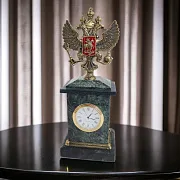 Подарочные настольные часы «Презент» с российским гербом — фотография 1