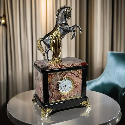 Каминные часы «Конь» из яшмы и долерита, 155×95×290 мм — красивый подарок