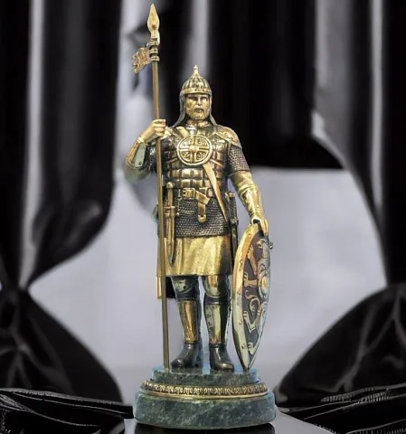 Статуэтка «Витязь» из бронзы, формат D100×265 — красивый подарок