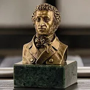 Бронзовый бюст «Пушкин А.С.» — красивый подарок — фотография 1