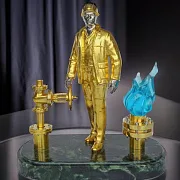 Бронзовая композиция «Сотрудник газовой промышленности» — необычный подарок — фотография 1