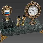 На память: Часы «Элина» с гербом ФСО и подставками — фотография 2