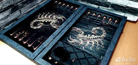 Нарды под стеклом «Золотой скорпион» — необычный подарок