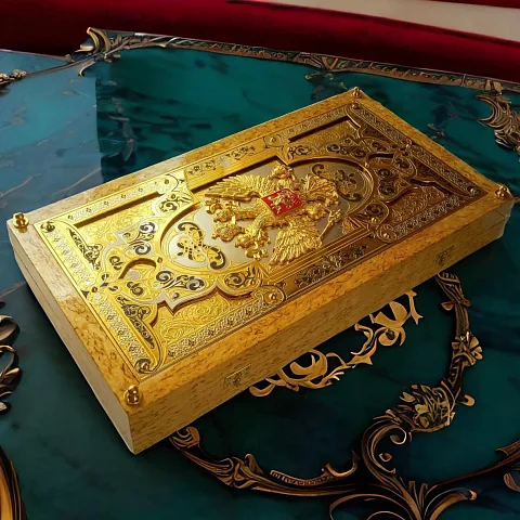 Деревянные нарды «Герб РФ» с позолоченной златоустовской гравюрой — оригинальный подарок