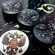 Нарды под стеклом «Герб России» — красивый подарок — фотография 6