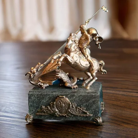 В подарок: Бронзовая композиция «Георгий Победоносец на кубе», 22,5 кг