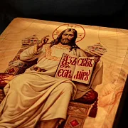Авторская икона "Вседержитель на троне" в подарок — фотография 6